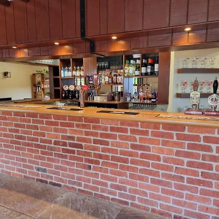 スタンフォード The Royal Oak Duddington Bed & Breakfast エクステリア 写真