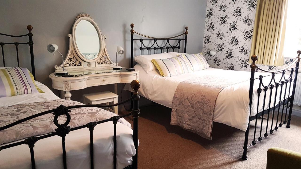 スタンフォード The Royal Oak Duddington Bed & Breakfast エクステリア 写真