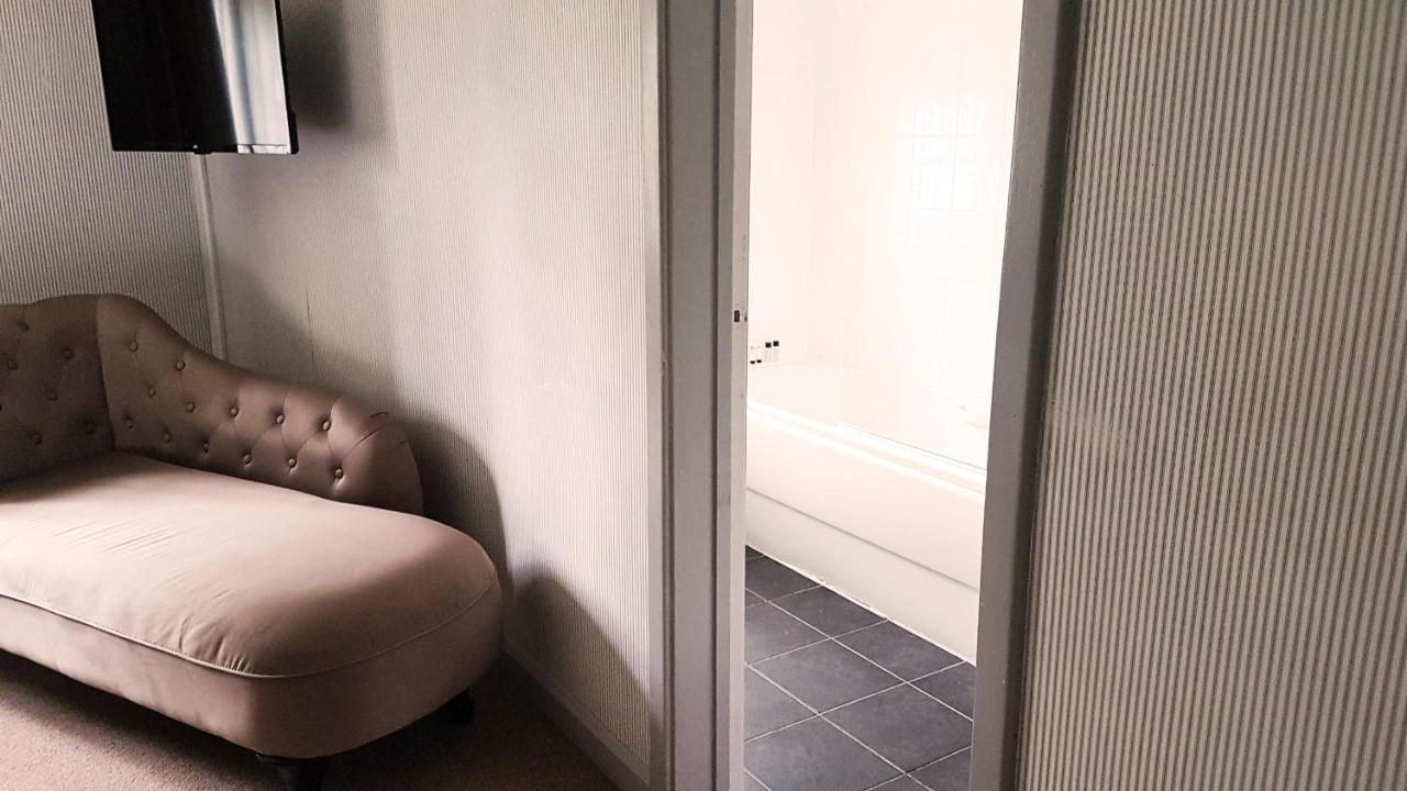 スタンフォード The Royal Oak Duddington Bed & Breakfast エクステリア 写真