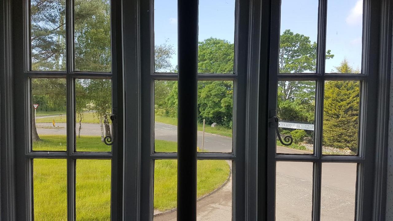 スタンフォード The Royal Oak Duddington Bed & Breakfast エクステリア 写真