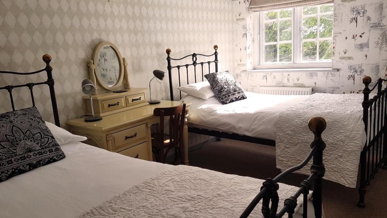 スタンフォード The Royal Oak Duddington Bed & Breakfast エクステリア 写真