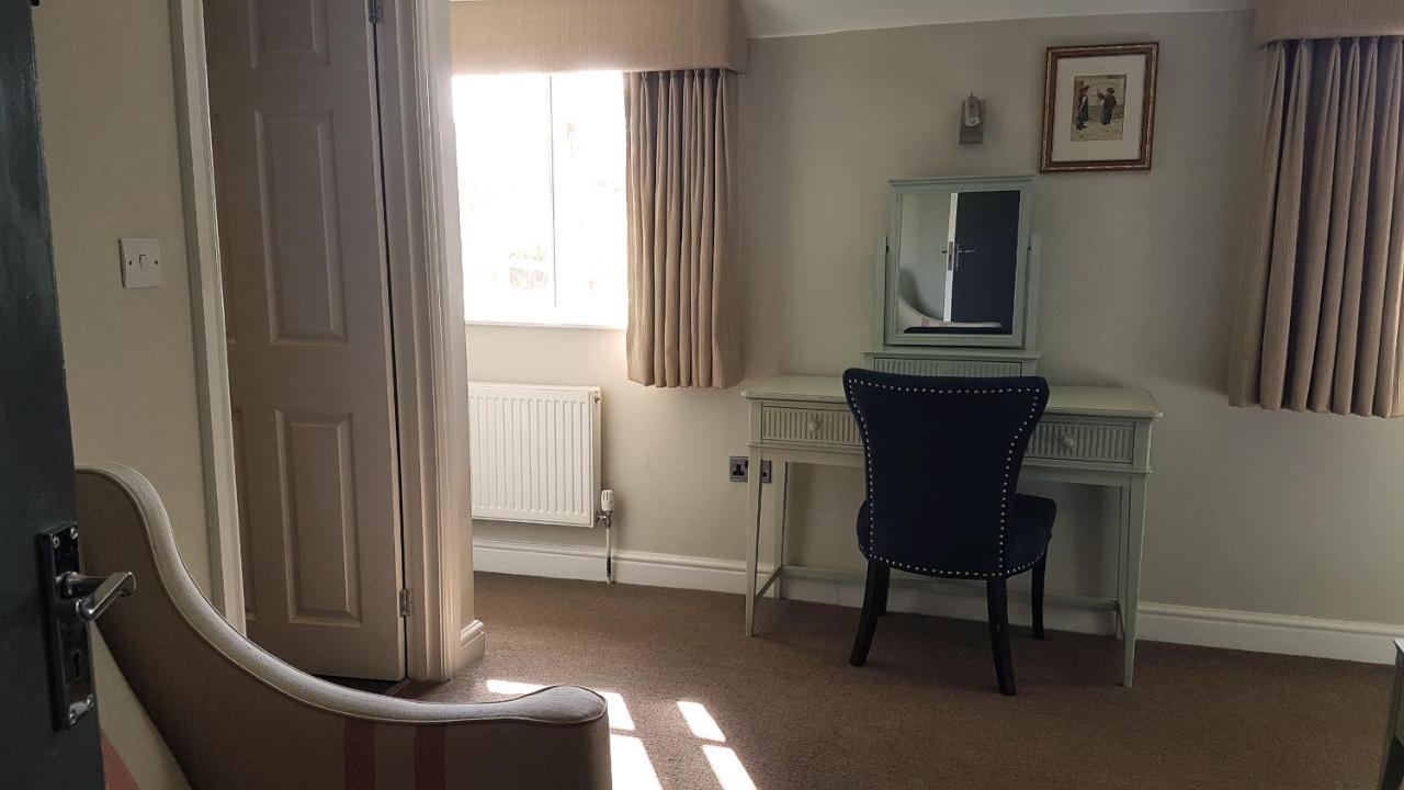スタンフォード The Royal Oak Duddington Bed & Breakfast エクステリア 写真