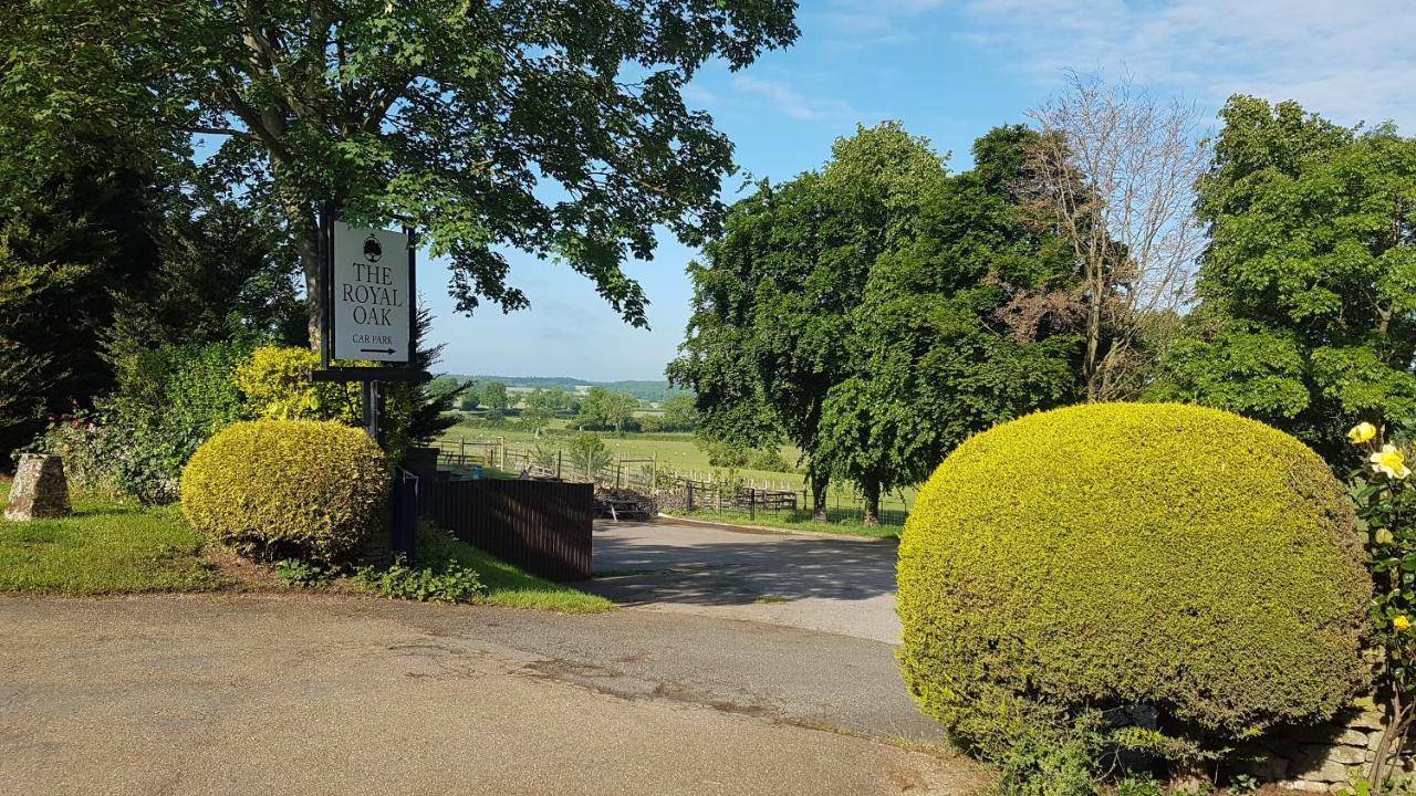 スタンフォード The Royal Oak Duddington Bed & Breakfast エクステリア 写真