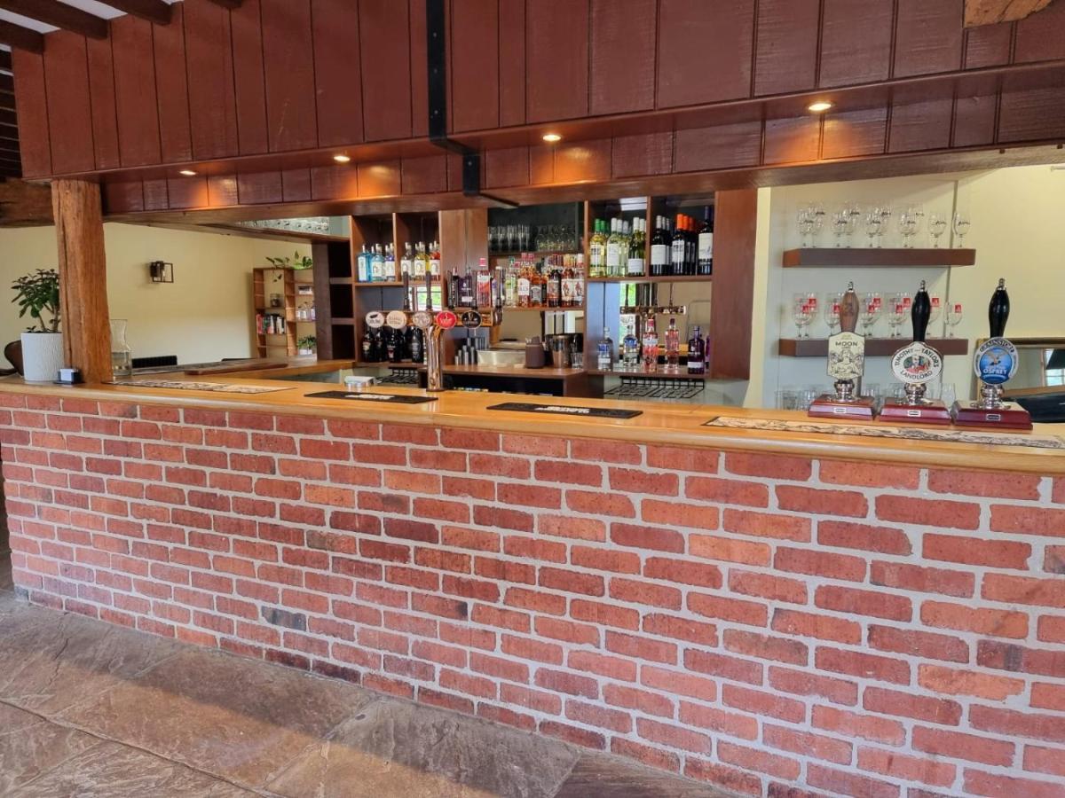 スタンフォード The Royal Oak Duddington Bed & Breakfast エクステリア 写真